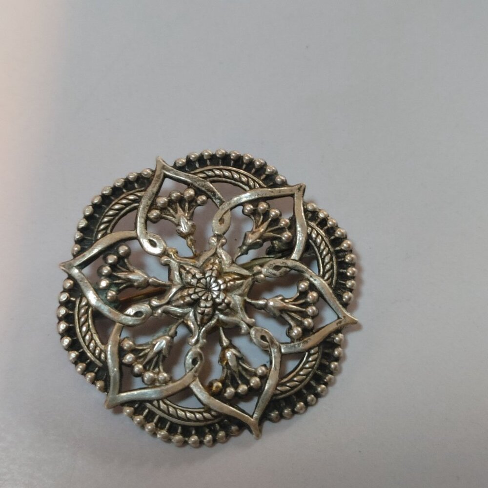 Antique Ornate Floral Filigree Pin Brooch Round Intricate Design Metal Finish - Picture 8 of 13